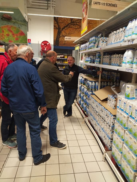 Loire-Atlantique - Prix du lait : action des producteurs auprès de la grande surface